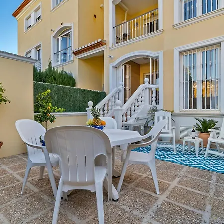 Casita Bonita - With Private Garden Near In